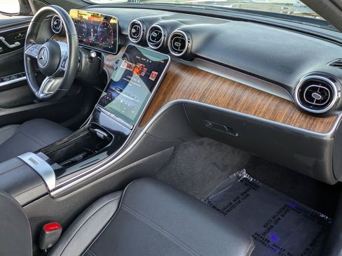 Used 2025 Mercedes-Benz C 300 4MATIC Sedan image 29