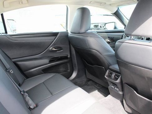 Certified 2023 Lexus ES 350 w/ Premium Package image 7