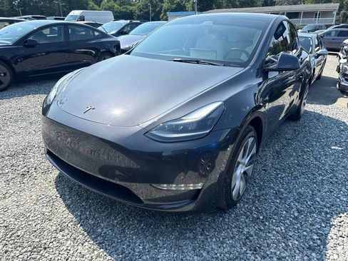 Used 2023 Tesla Model Y Long Range AWD/4WD image 1