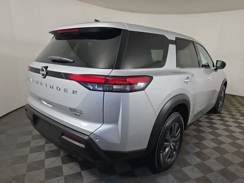 Used 2023 Nissan Pathfinder S image 14
