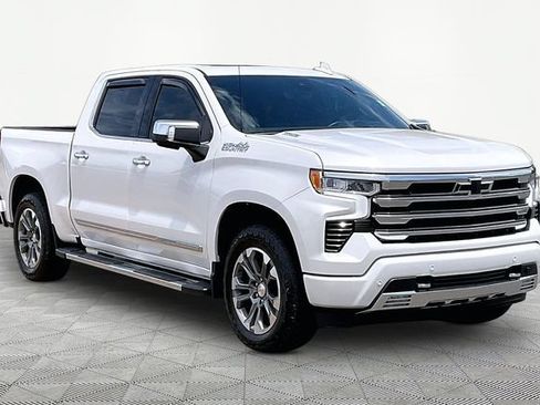Used 2025 Chevrolet Silverado 1500 High Country w/ Technology Package AWD/4WD image 1