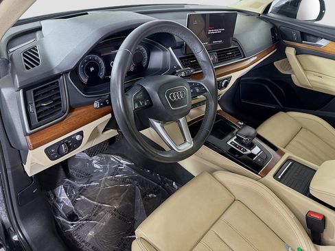 Used 2021 Audi Q5 Prestige w/ Prestige Package image 23