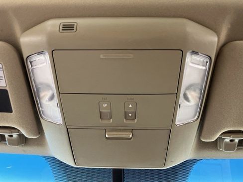 Used 2017 Toyota Sequoia Platinum RWD image 33
