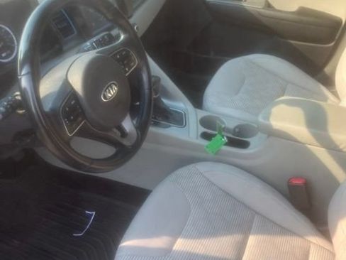 Used 2019 Kia Niro LX FWD image 11