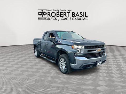 Used 2019 Chevrolet Silverado 1500 LT w/ All-Star Edition AWD/4WD image 2
