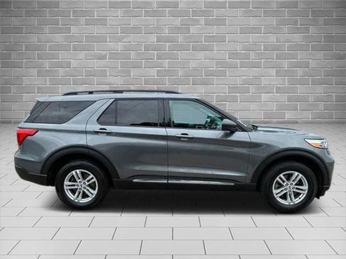 Certified 2023 Ford Explorer XLT AWD/4WD image 2