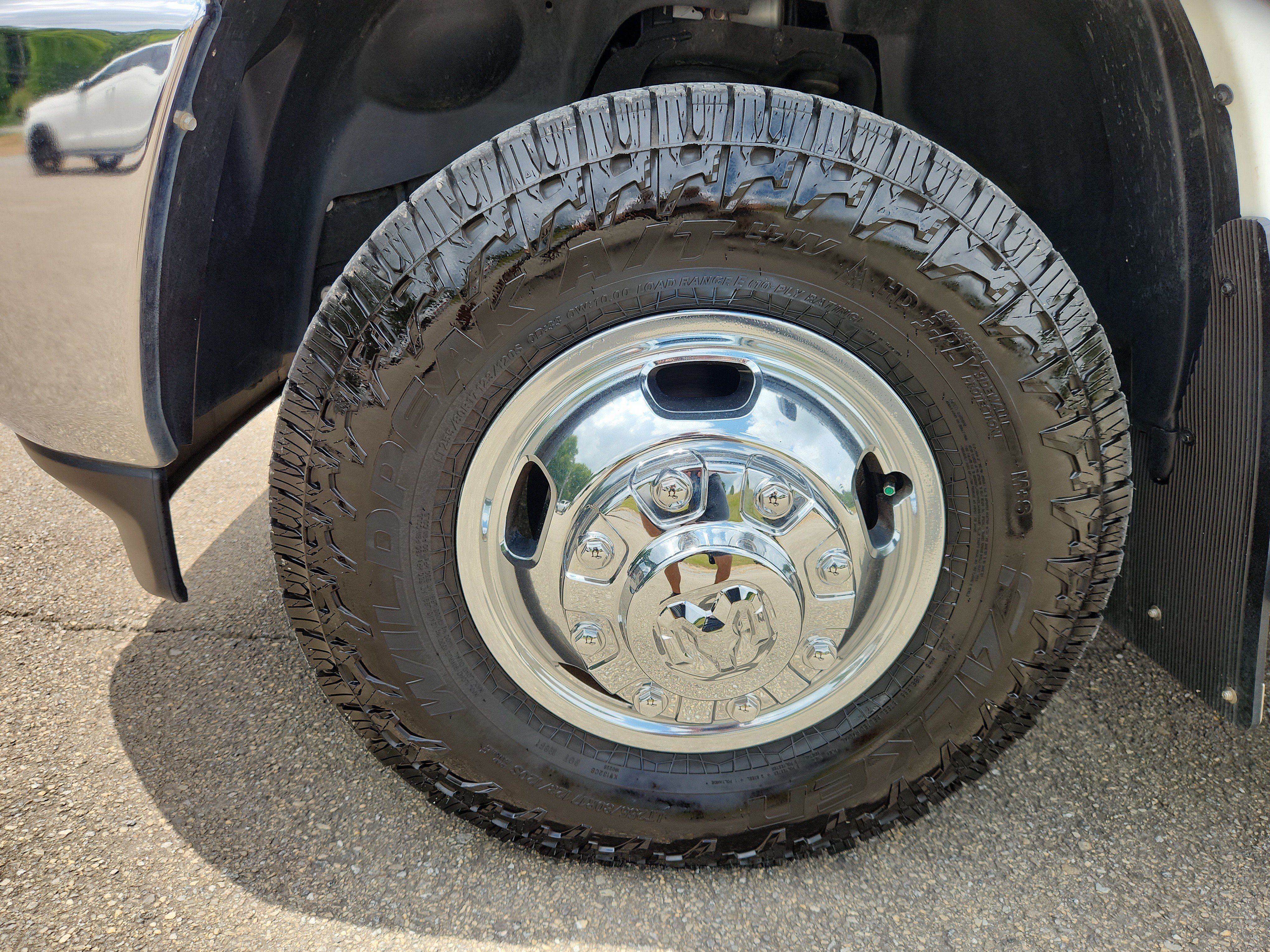 Used 2024 RAM 3500 Tradesman w/ Chrome Appearance Group AWD/4WD image 52