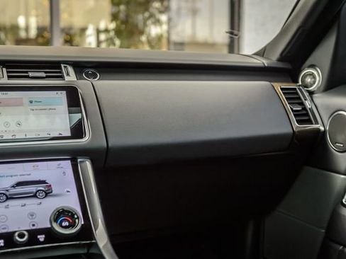 Used 2018 Land Rover Range Rover Sport HSE image 38