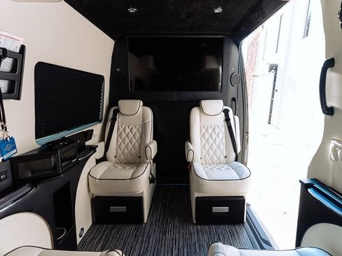 Used 2022 Mercedes-Benz Sprinter 3500 image 28