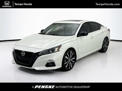 Used 2022 Nissan Altima 2.5 SR w/ Midnight Edition Package FWD image 1