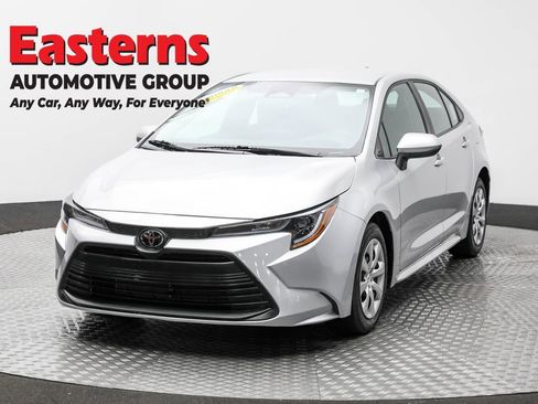 Used 2023 Toyota Corolla LE image 1