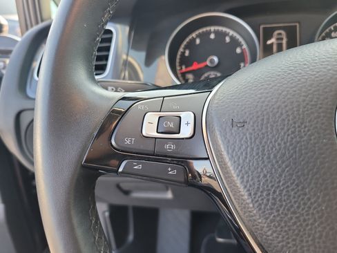 Used 2021 Volkswagen Golf 4-Door image 28