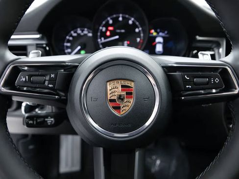 Certified 2026 Porsche Macan AWD/4WD image 14