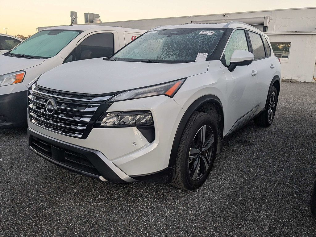 Certified 2025 Nissan Rogue SL w/ SL Premium Package FWD image 37
