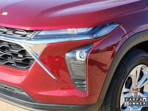 Used 2025 Chevrolet Trax LS image 13