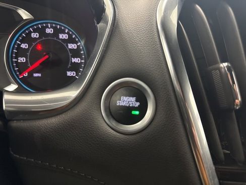 Used 2023 Chevrolet Traverse LT image 14