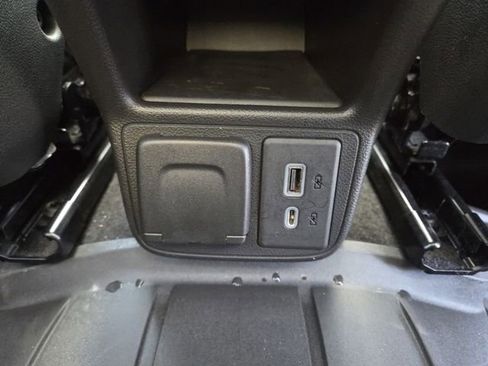 Used 2020 Buick Encore GX Essence image 16