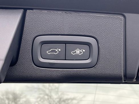 New 2026 Volvo XC60 B5 Ultra w/ Climate Package image 13