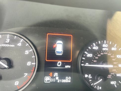 Used 2024 Subaru Crosstrek 2.0i AWD/4WD image 6