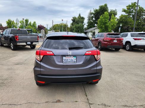 Used 2017 Honda HR-V EX image 4