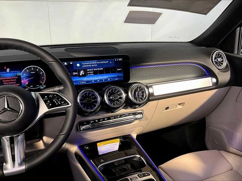 New 2026 Mercedes-Benz GLB 250 4MATIC image 8