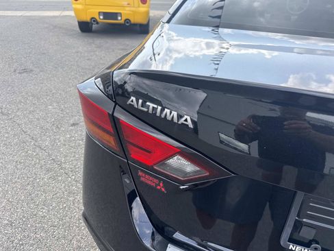 Used 2023 Nissan Altima 2.5 SV FWD image 5