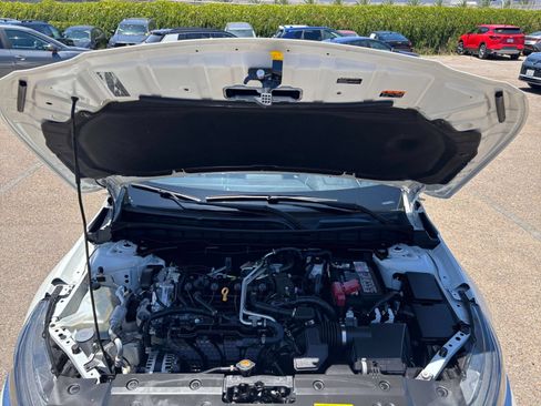 Used 2025 Nissan Altima 2.5 SV FWD image 32