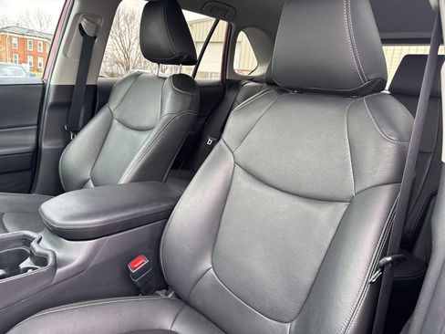 Used 2020 Toyota RAV4 LE w/ All Weather Liner Package image 30