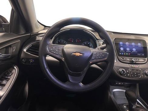 Used 2021 Chevrolet Malibu LT FWD image 14