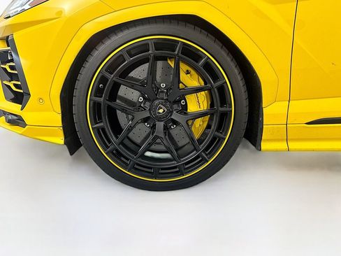 Used 2020 Lamborghini Urus AWD/4WD image 33