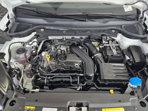 Used 2023 Volkswagen Taos SEL AWD/4WD image 11