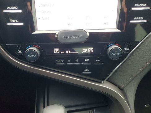 Used 2018 Toyota Camry L image 33