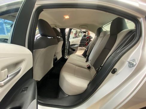 Used 2021 Toyota Corolla LE FWD image 12