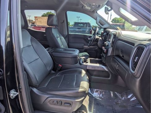 Used 2021 Chevrolet Silverado 1500 LTZ AWD/4WD image 17