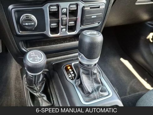 Used 2025 Jeep Wrangler Unlimited Sport AWD/4WD image 20