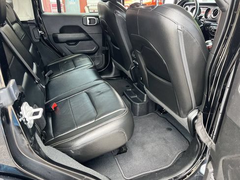 Used 2022 Jeep Wrangler Unlimited Sahara w/ LED Lighting Group AWD/4WD image 49