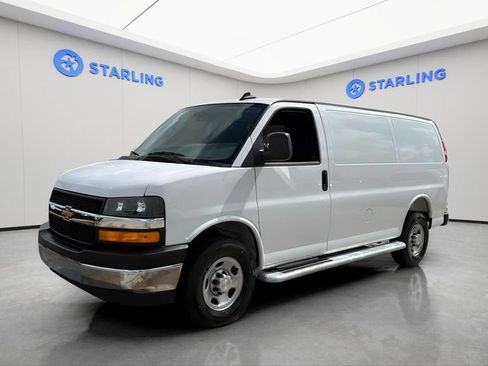 Used 2025 Chevrolet Express 2500 w/ Driver Convenience Package RWD image 2