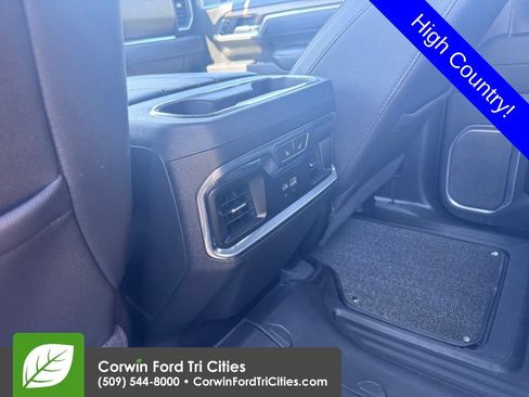 Used 2024 Chevrolet Silverado 2500 High Country w/ High Country Premium Package AWD/4WD image 8