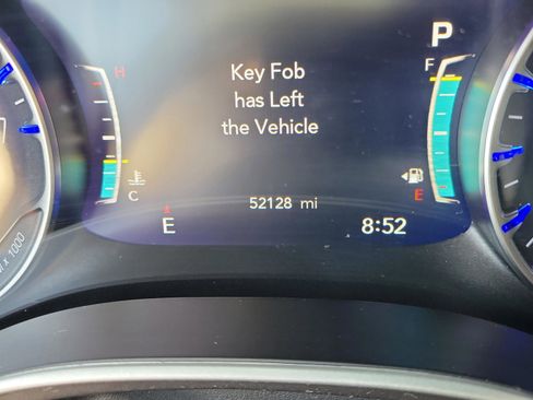 Used 2024 Chrysler Pacifica Touring-L image 27