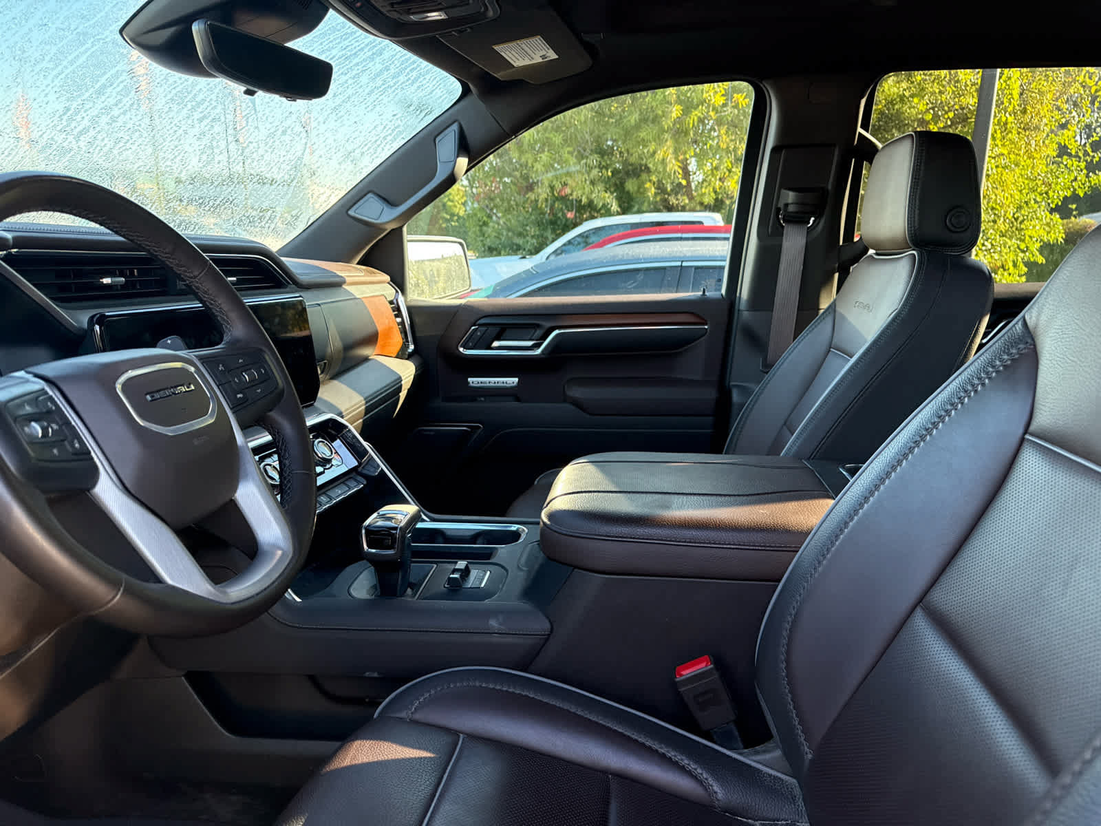 Used 2025 GMC Sierra 1500 Denali w/ Denali Reserve Package AWD/4WD image 2