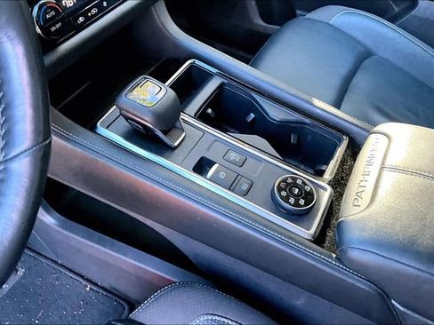 Used 2023 Nissan Pathfinder SL image 13