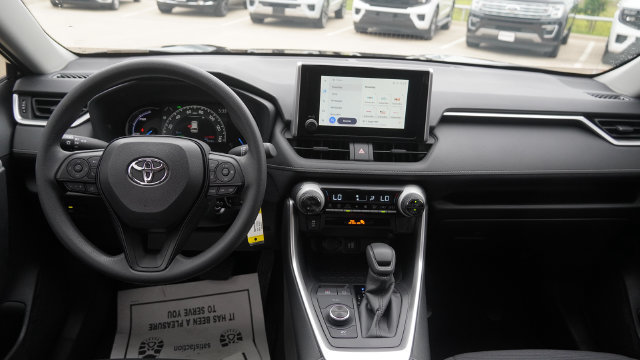 Used 2025 Toyota RAV4 LE AWD/4WD image 13