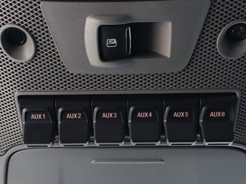 Used 2021 Ford F350 Lariat image 29