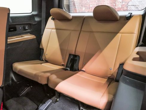 Used 2025 Hyundai Santa Fe Limited FWD image 13