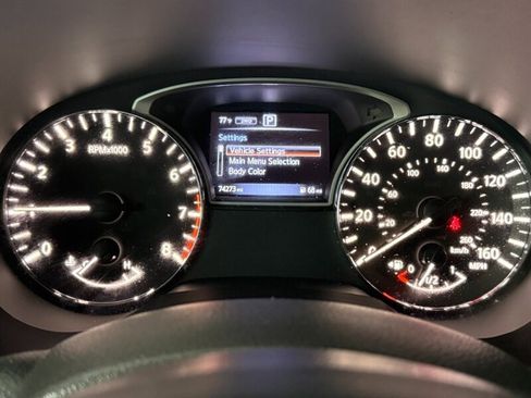 Used 2017 Nissan Pathfinder S image 29