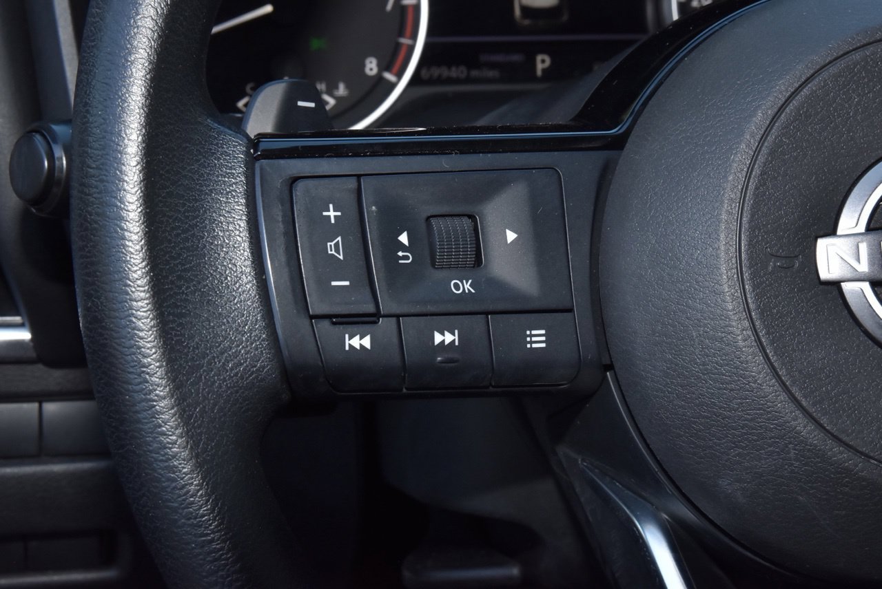 Used 2023 Nissan Rogue SV FWD image 23