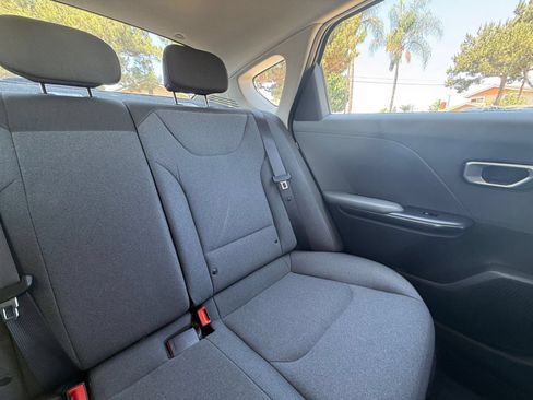 Used 2025 Kia K4 FWD image 35