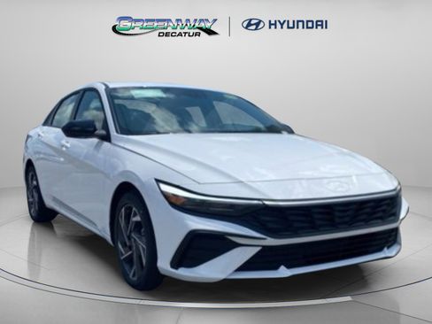 New 2025 Hyundai Elantra Sport FWD image 2