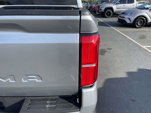 Used 2025 Toyota Tacoma SR5 AWD/4WD image 14