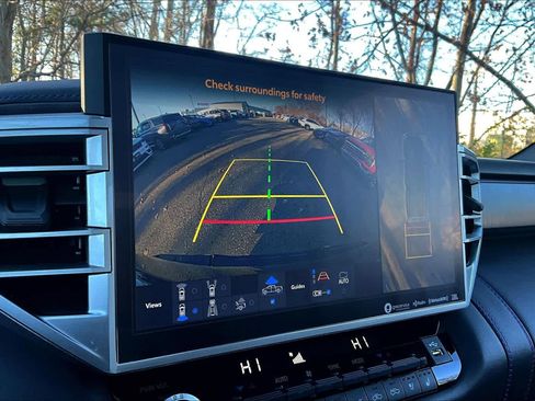 Used 2024 Toyota Tundra Platinum image 27